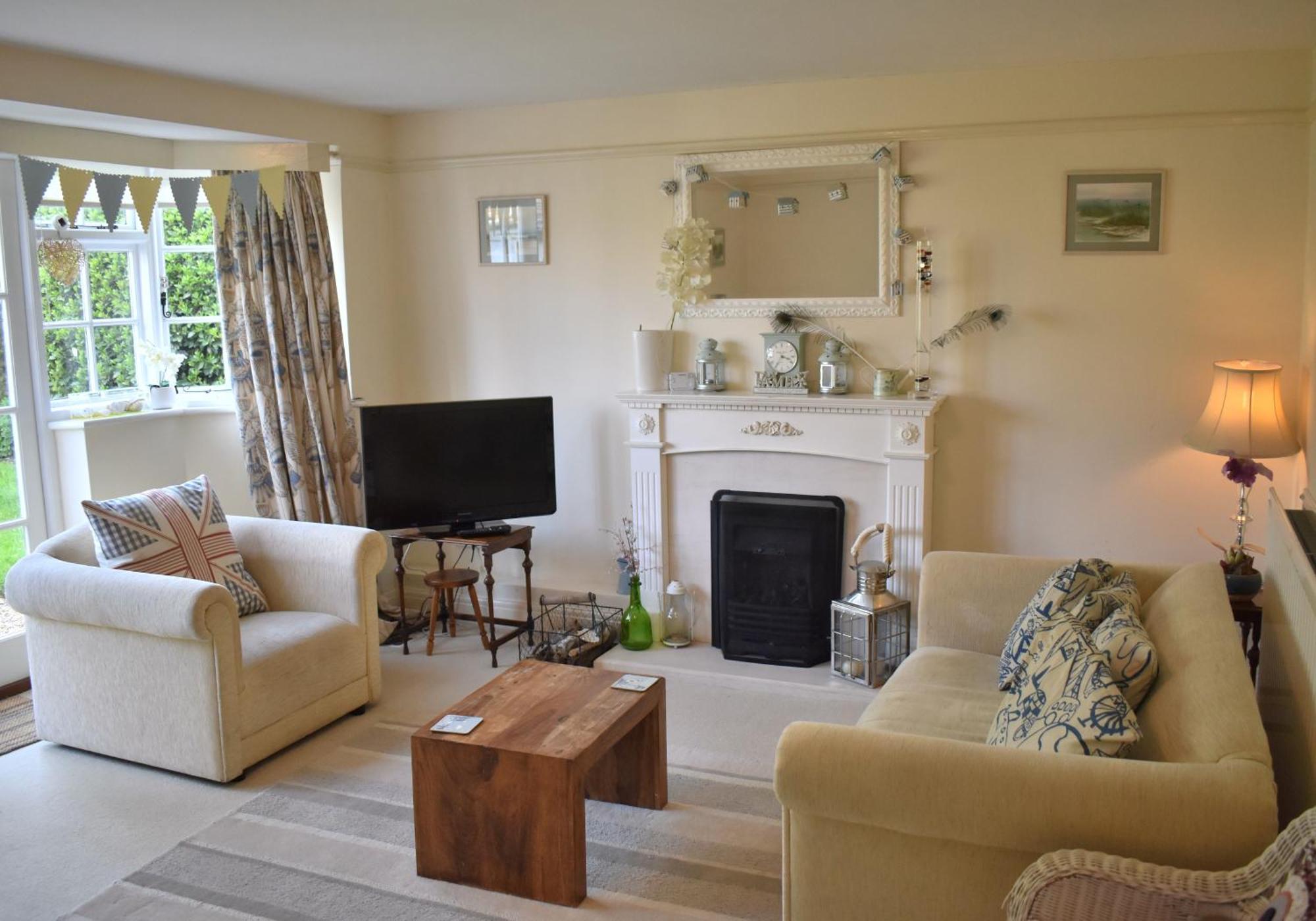 Georgian 2 Bedroom Apartment In Chichester With Free Parking - Chichester Holiday Properties Luaran gambar