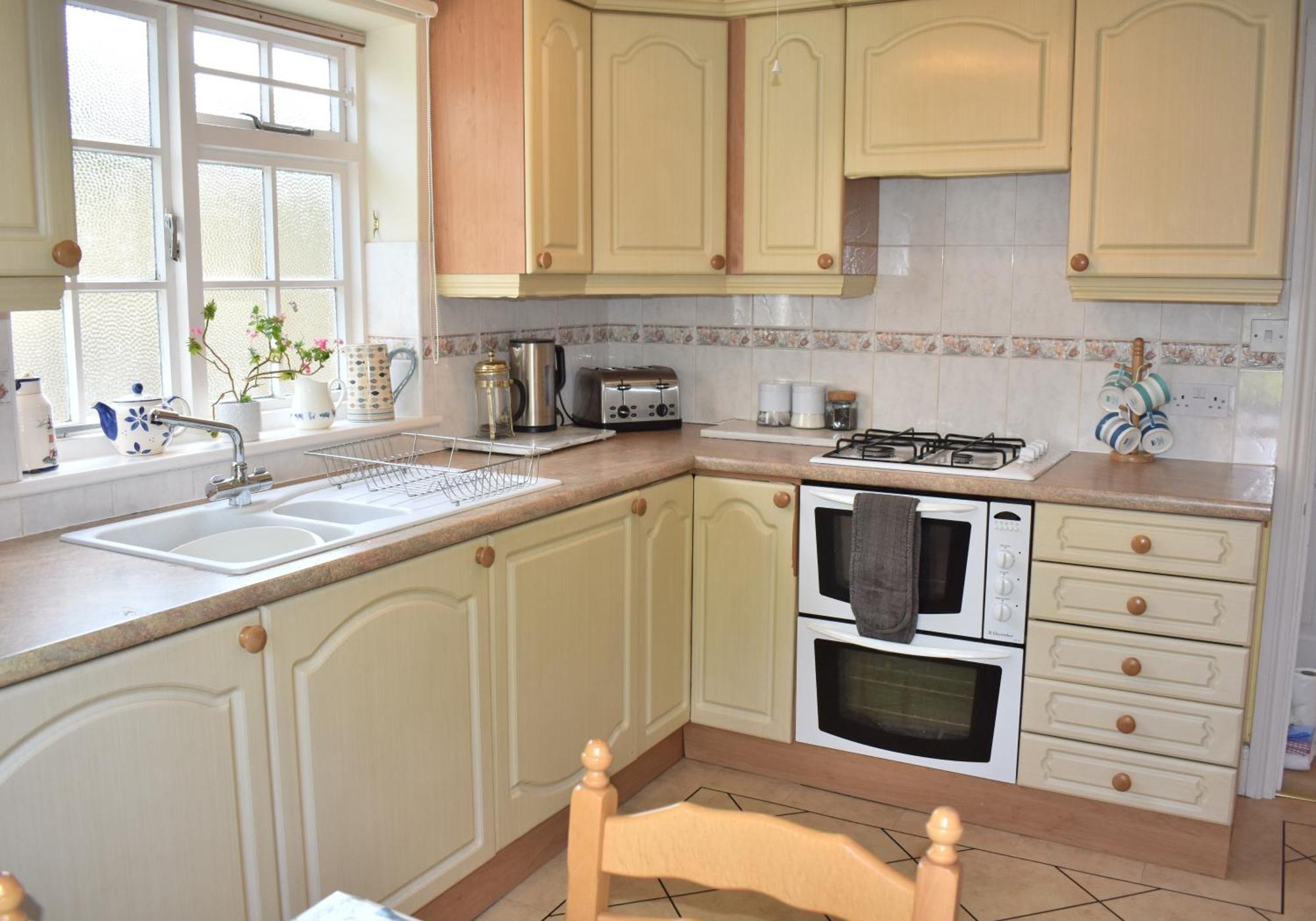Georgian 2 Bedroom Apartment In Chichester With Free Parking - Chichester Holiday Properties Luaran gambar