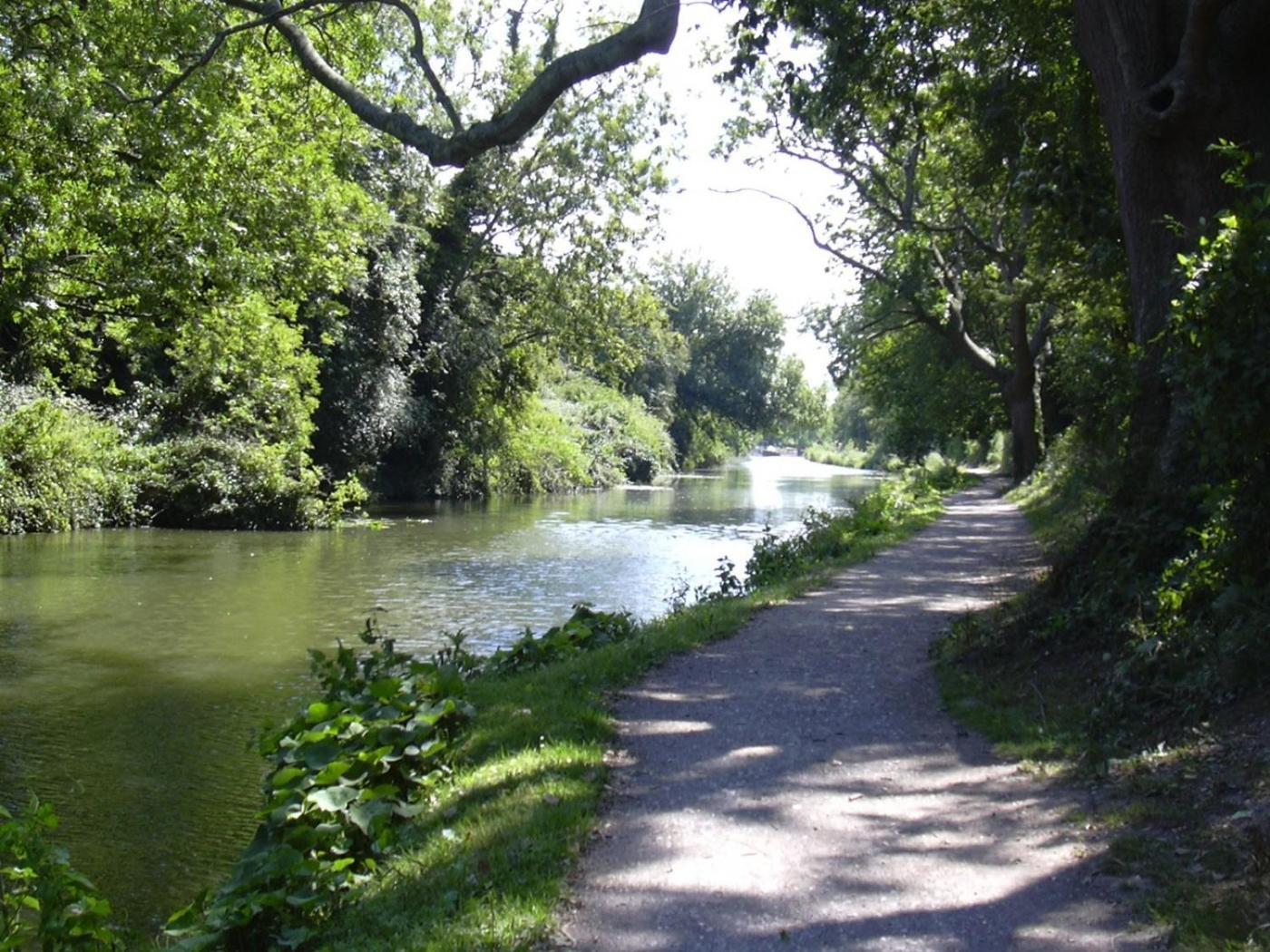Georgian 2 Bedroom Apartment In Chichester With Free Parking - Chichester Holiday Properties Luaran gambar