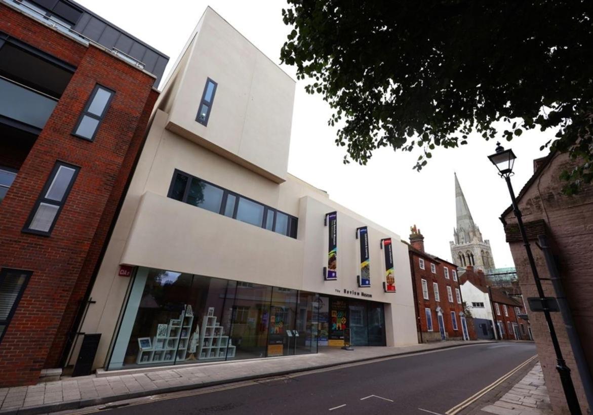Georgian 2 Bedroom Apartment In Chichester With Free Parking - Chichester Holiday Properties Luaran gambar