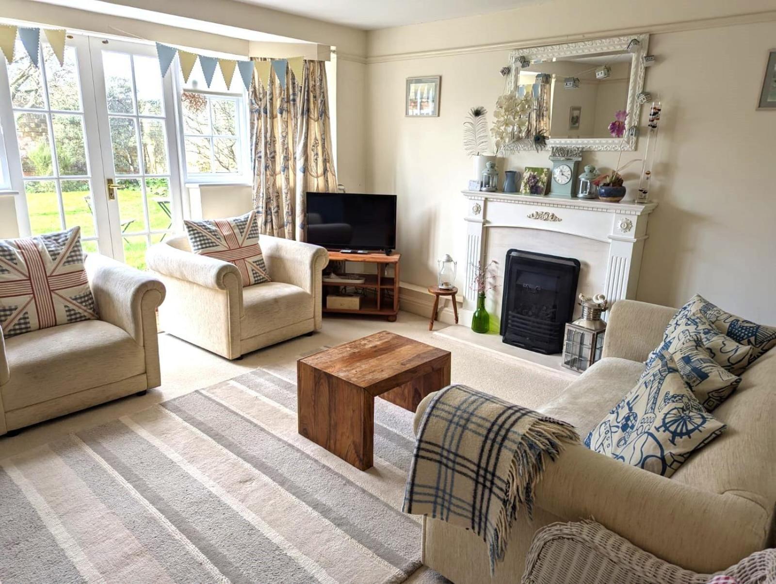 Georgian 2 Bedroom Apartment In Chichester With Free Parking - Chichester Holiday Properties Luaran gambar
