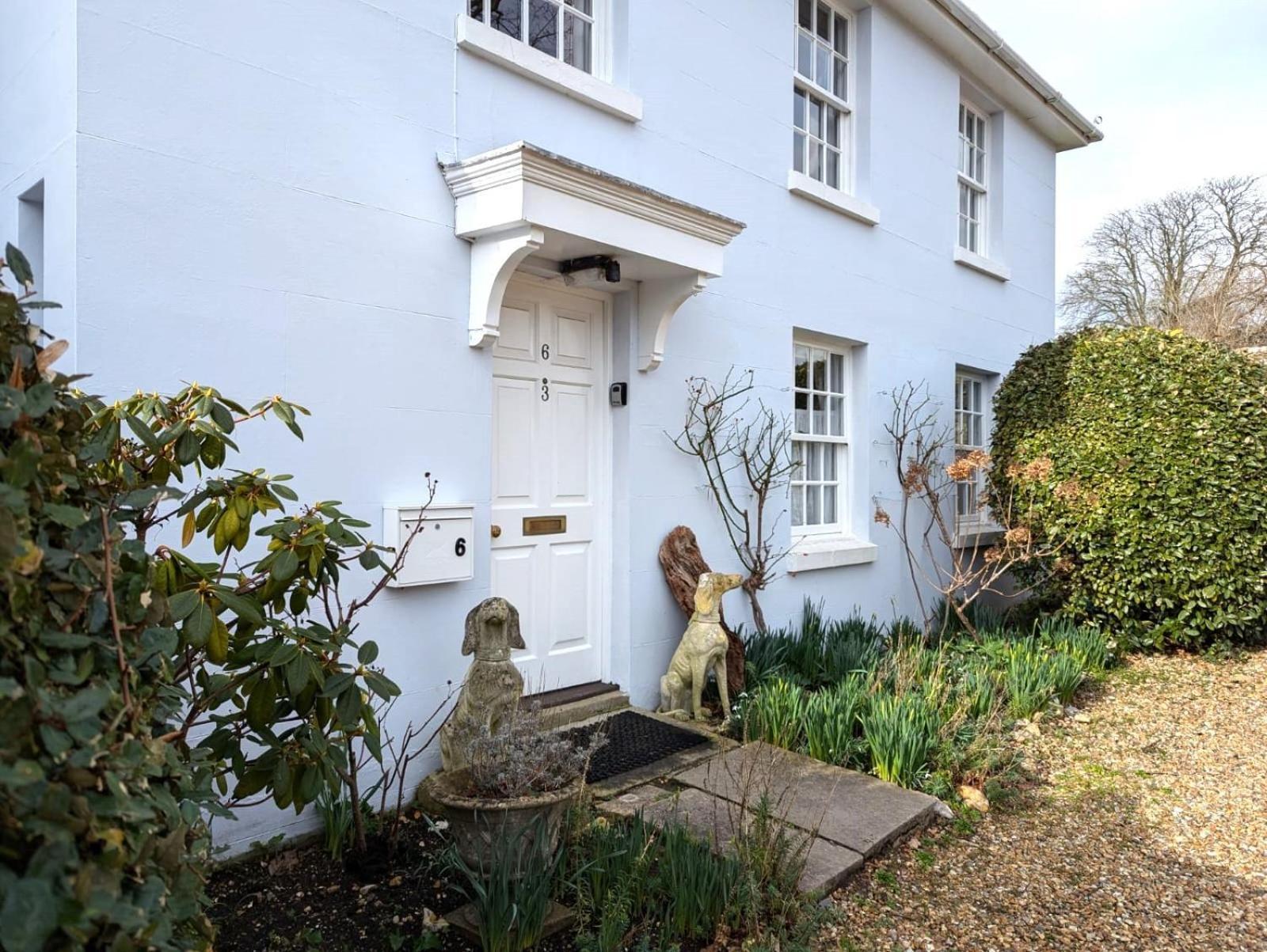 Georgian 2 Bedroom Apartment In Chichester With Free Parking - Chichester Holiday Properties Luaran gambar