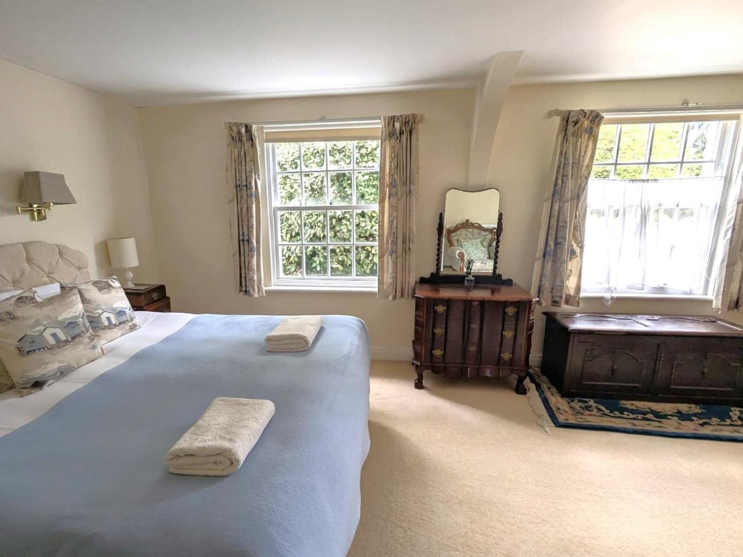 Georgian 2 Bedroom Apartment In Chichester With Free Parking - Chichester Holiday Properties Luaran gambar