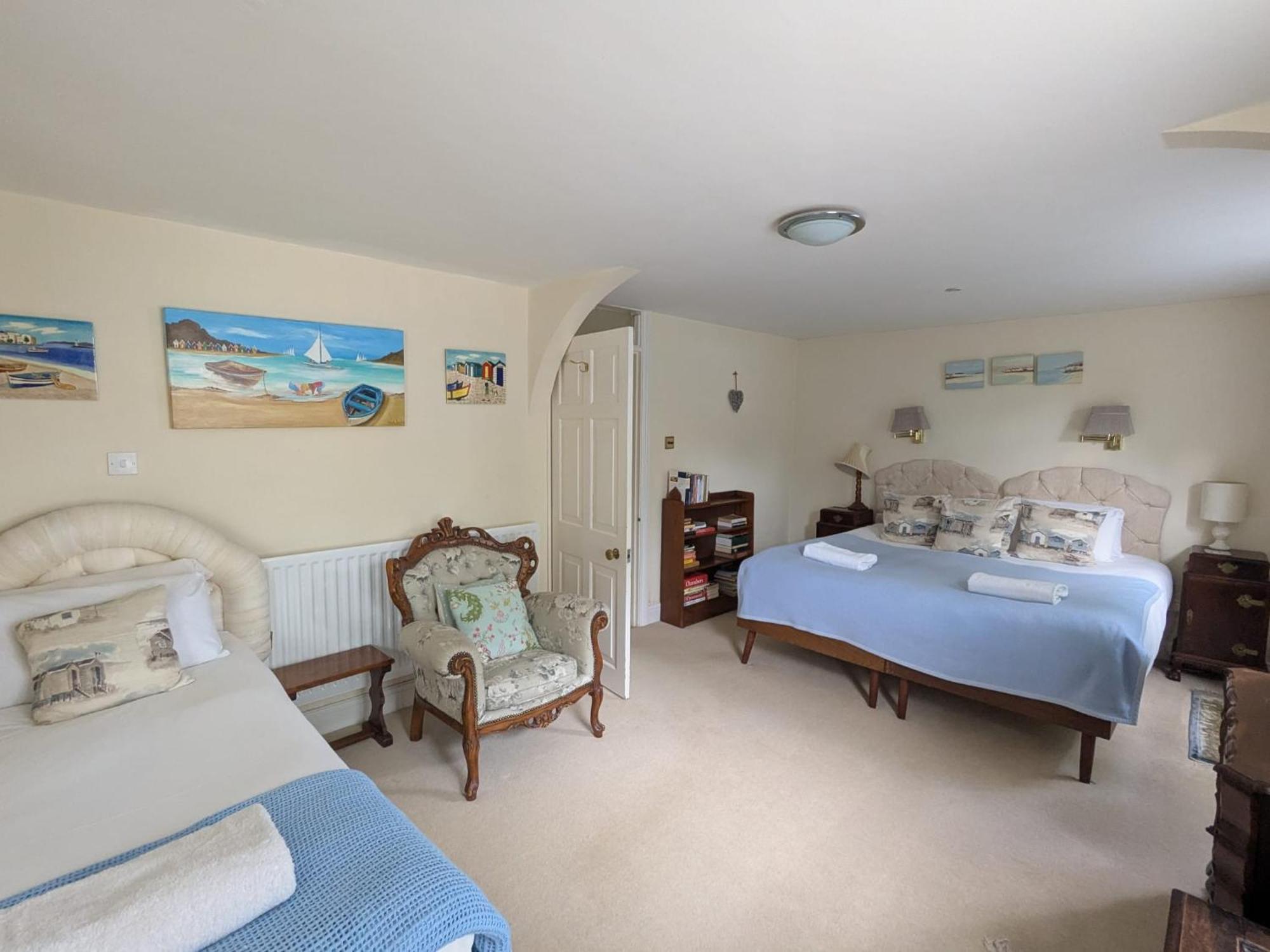 Georgian 2 Bedroom Apartment In Chichester With Free Parking - Chichester Holiday Properties Luaran gambar